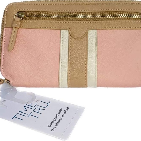 Time and Tru Women's Pink & Brown Wallet. NWT - Picture 2 of 6